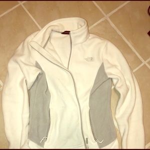 Women’s Northface Medium sweater